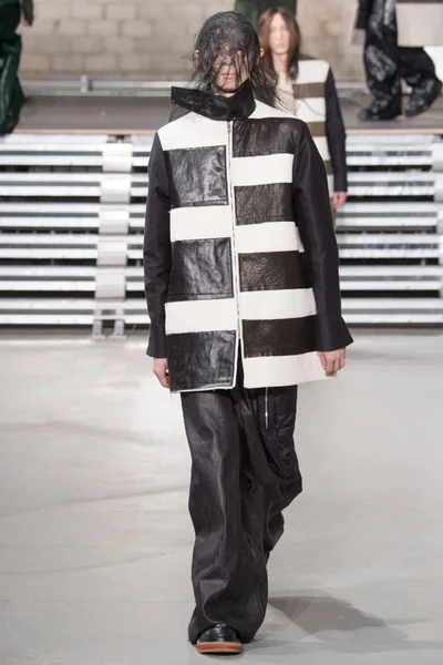 Look 26